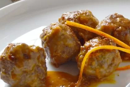 Polpette di salmone con salsina all'arancia