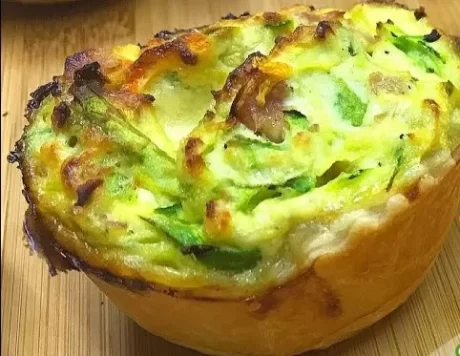 Tortino morbido di zucchine con fiori