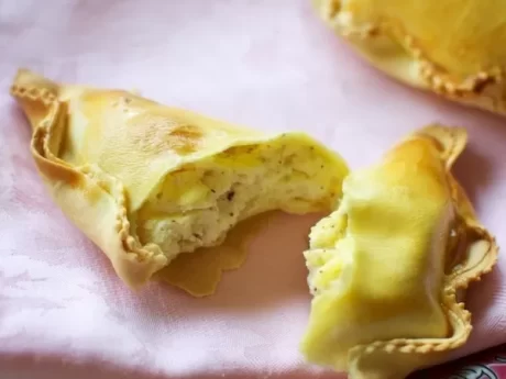 Calzoncini alla ricotta e cannella